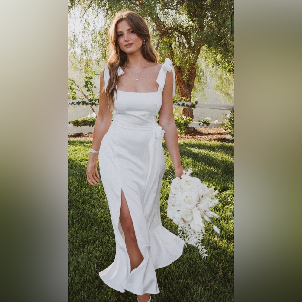 Show me your mumu Garden Midi Dress. Size Medium. White